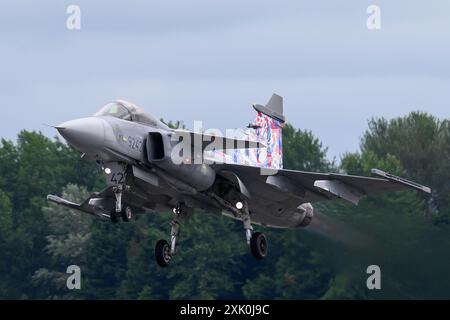 Die tschechische Luftwaffe Saab JAS 39V Gripen nimmt am 20. Juli 2024 am Royal International Air Tattoo in der RAF Fairford in Gloucestershire, England, Teil. (Foto: Jon Hobley | MI News) (Foto: MI News/NurPhoto) Credit: NurPhoto SRL/Alamy Live News Stockfoto