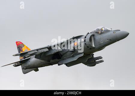 Die McDonnell Douglas EAV-8B Harrier II der spanischen Marine nimmt am Samstag, den 20. Juli 2024, am Royal International Air Tattoo in Gloucestershire, England, Teil. (Foto: Jon Hobley | MI News/NurPhoto) Credit: NurPhoto SRL/Alamy Live News Stockfoto