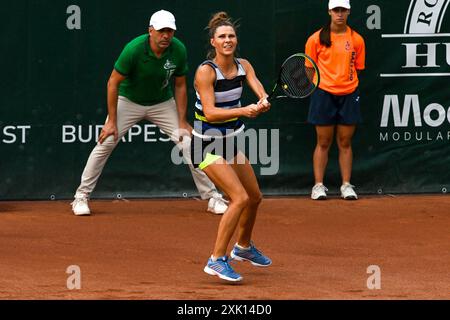 Katarzyna Piter (POL) spielt im Halbfinalspiel mit Fanny Stollar (HUN) gegen Anna Danilina (KAZ) und Irina Khromacheva beim WTA250 Gran Prix Tennis am 20. Juli 2024 in der Romai Teniszakademia, Budapest, Ungarn Stockfoto