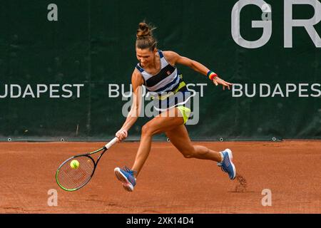 Katarzyna Piter (POL) spielt im Halbfinalspiel mit Fanny Stollar (HUN) gegen Anna Danilina (KAZ) und Irina Khromacheva beim WTA250 Gran Prix Tennis am 20. Juli 2024 in der Romai Teniszakademia, Budapest, Ungarn Stockfoto