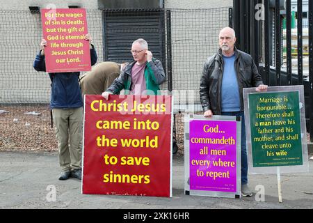 Glasgow, Großbritannien. Juli 2024. Während Tausende von ihnen Glasgow Pride unterstützten, gab es eine kleine Gegendemonstration gegen den schwulen Lebensstil. Quelle: Findlay/Alamy Live News Stockfoto