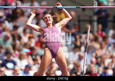 London, Großbritannien. Juli 2024. Alysha Newman aus Kanada erreicht eine Höhe von 4,75 m und beansprucht den zweiten Platz im Stabhochsprung beim Wanda Diamond League London Athletics Meeting im London Stadium, Queen Elizabeth Olympic Park, London, England am 20. Juli 2024. Foto von Scott Boulton. Nur redaktionelle Verwendung, Lizenz für kommerzielle Nutzung erforderlich. Keine Verwendung bei Wetten, Spielen oder Publikationen eines einzelnen Clubs/einer Liga/eines Spielers. Credit: UK Sports Pics Ltd/Alamy Live News Credit: UK Sports Pics Ltd/Alamy Live News Stockfoto