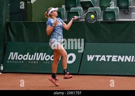 Katarzyna Piter (POL) spielt im Halbfinalspiel mit Fanny Stollar (HUN) gegen Anna Danilina (KAZ) und Irina Khromacheva beim WTA250 Gran Prix Tennis am 20. Juli 2024 in der Romai Teniszakademia, Budapest, Ungarn Stockfoto