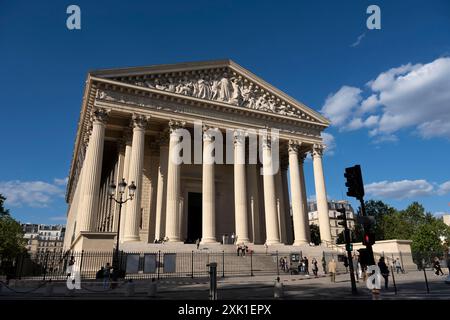 Paris, Frankreich, 09. juni 2024: Kirche der Madeleine, eine der berühmtesten Kirchen der Stadt im 8. Arrondissement von Paris Stockfoto