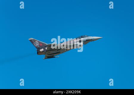 Ein deutscher Luftwaffe-Eurofighter EF2000, der auf einer Flugschau bei der RAF Fairford auftritt Stockfoto