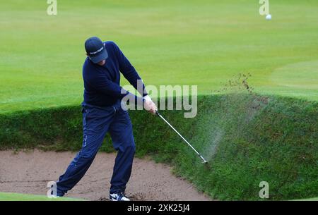 Die englische Justin Rose splittert am 18. Tag der Open in Royal Troon, South Ayrshire, Schottland aus einem Bunker. Bilddatum: Samstag, 20. Juli 2024. Stockfoto