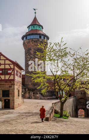 Blick auf den Sinwell-Turm der Nürnberger Burg, Deutschland. Stockfoto