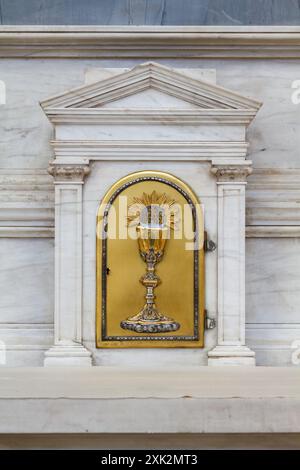 Das Tabernakel mit der Eucharistie im Duomo di Pavia (Kathedrale Pavia) in Pavia, Italien. Stockfoto