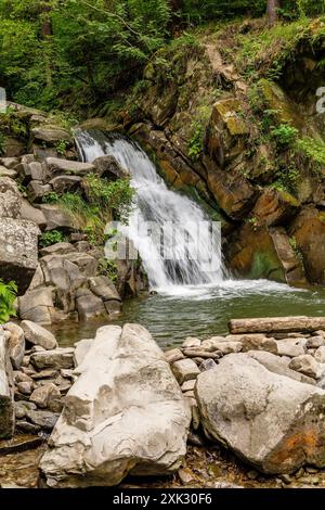 Wasserfall in Szczawnica (Polen) Stockfoto