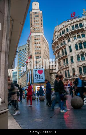 Die I Love Shanghai unterzeichnen auf der Giordano store at 627 East Nanjing Road gerade aus Shanghai's geschäftigen Nanjing Fußgängerzone. Stockfoto