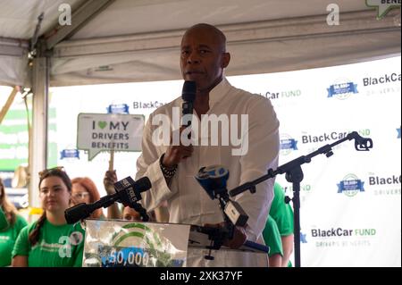 New York, New York, USA. Juli 2024. (NEU) Bürgermeister Adams hält Bemerkungen bei der Independent Drivers Guild Annual Driver Appreciation Day Event im Corona Park. 20. Juli 2024, New York, New York, USA: Der Bürgermeister von New York, Eric Adams, Bürgermeister von New York, Adams, hält am 20. Juli 2024 im Corona-Stadtteil Queens in New York City eine Rede bei der Independent Drivers Guild Annual Driver Appreciation Day. (Foto: M10s/TheNews2) (Foto: M10s/Thenews2/Zumapress) (Bild: © Ron Adar/TheNEWS2 Via ZUMA Press Wire) NUR ZUR REDAKTIONELLEN VERWENDUNG! Nicht für kommerzielle ZWECKE! Stockfoto