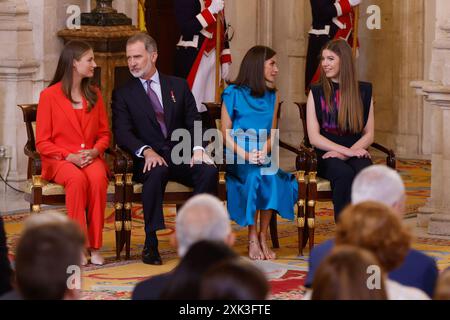 Feierlichkeiten zum 10. Jahrestag der Proklamation seiner Majestät des Königs mit: Prinzessin Leonor von Spanien, König Felipe VI von Spanien, Königin Letizia von Spanien, Prinzessin Sofia von Spanien Wo: Madrid, Spanien Wann: 19 Jun 2024 Credit: Oscar Gonzalez/WENN Stockfoto