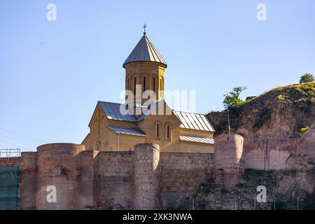 Tabor Kloster der Verklärung auf dem Tabor Hügel, Taboris MTA in der Altstadt von Tiflis, Georgien. Stockfoto