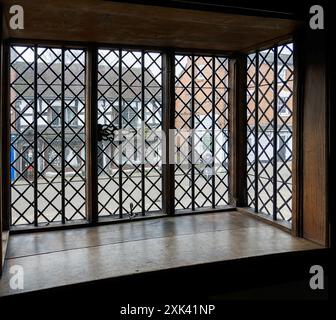 Stratford-upon-Avon, Warwickshire, England, Großbritannien, von einem Fenster aus gesehen Stockfoto