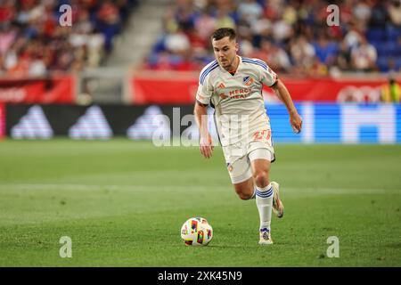 Harrison, NJ, USA. Juli 2024. FC Cincinnati Mittelfeldspieler Pavel Bucha (20) während eines MLS-Spiels zwischen dem FC Cincinnati und den New York Red Bulls in der Red Bull Arena in Harrison, NJ Mike Langish/CSM/Alamy Live News Stockfoto