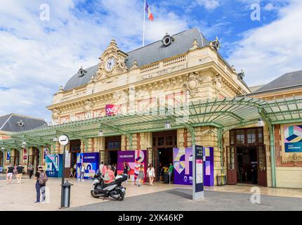 Fassade des Bahnhofs von Nizza, Nizza, Provence-Alpes-Côte d'Azur, Alpes-Maritimes, Frankreich Stockfoto