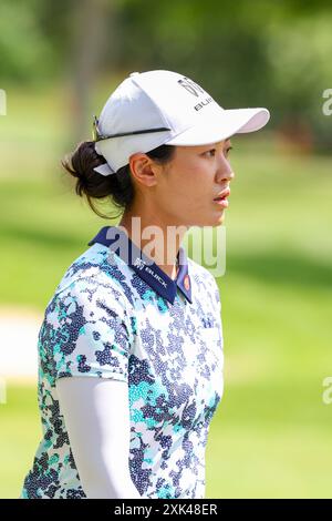 Sylvania, Ohio, USA. Juli 2024. XIYU JANET LIN 28 aus China geht zum dritten Loch in der dritten Runde der Dana Open im Highland Meadows Golf Club in Sylvania, Ohio. LIN beendete die Runde fünf Schüsse aus der Führung. (Kreditbild: © Brian Dempsey/ZUMA Press Wire) NUR REDAKTIONELLE VERWENDUNG! Nicht für kommerzielle ZWECKE! Quelle: ZUMA Press, Inc./Alamy Live News Stockfoto