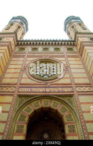 Dohany Street Synagoge - größte Neolog-Synagoge der Welt - erbaut 1854 im byzantinisch-maurischen Stil - Budapest, Ungarn Stockfoto