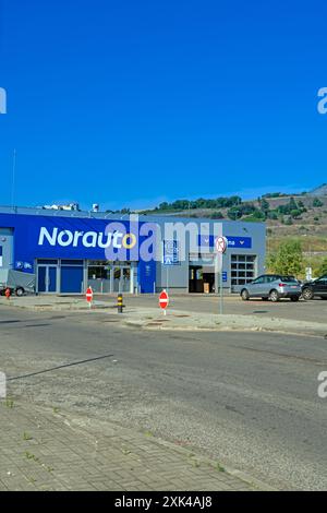 Lissabon Portugal 27 JUNI 2024 . Außenansicht eines Norauto Zentrums. Norauto ist eine internationale Kette von Autoservice- und Einzelhandelszentren, die zur gehört Stockfoto