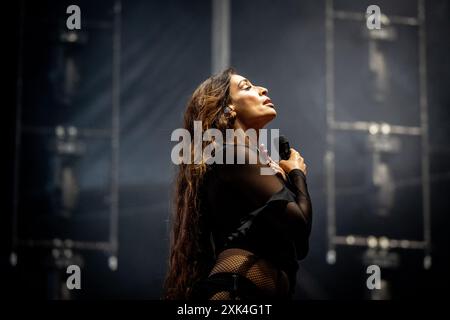 Ostrava, Tschechische Republik. Juli 2024. Die iranisch-niederländische Singer-Songwriterin und Produzentin Sevda Alizadeh (Sevdaliza) tritt am 20. Juli 2024 beim 21. Colours of Ostrava im Untergebiet von Vitkovice, Ostrava, Tschechien auf. Quelle: Vladimir Prycek/CTK Photo/Alamy Live News Stockfoto