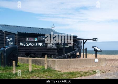 ALDEBURGH ENGLAND 20. Juli 2024: Traditionelles Rauchhaus am Meer Stockfoto