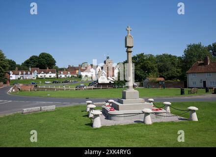 War Memorial Village Church Hill und Village Green Finchingfield Essex Stockfoto