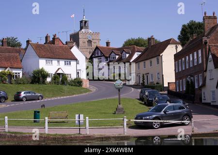 St John the Baptist Church Village Green und Duck Pond Finchingfield Essex Stockfoto