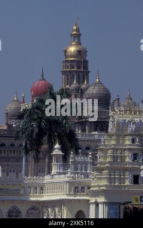 Mysore Palace oder Amba Vilas Palace in der Stadt Mysore in der Provinz Karnataka in Indien. Indien, Mysore, März 1998 Stockfoto