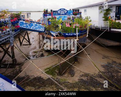 Barge Bowbell Hausboot liegt in Burnham auf Crouch in Essex Stockfoto