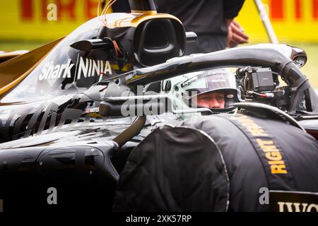 PITT Brad (USA), Schauspieler in der Rolle von Sonny Hayes, Fahrer des fiktiven APX GP-Teams im Apex F1-Film der Apple Studios / Bruckheimer Films, Porträt während des Formel-1-Großen Preises von Ungarn 2024, 13. Runde der Formel-1-Weltmeisterschaft 2024 vom 19. Bis 21. Juli, 2024 über den Hungaroring in Mogyorod, Ungarn Stockfoto