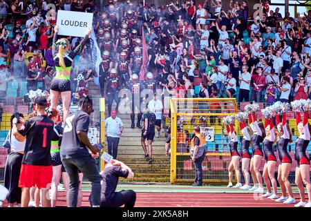 Spielereinlauf Berlin Thunder, DE, Berlin Thunder vs. Vienna Vikings, American Football, Saison 2024, European League of Football, elf, Woche 9, 21.07.2024, Foto: Eibner-Pressefoto/ Claudius Rauch Stockfoto