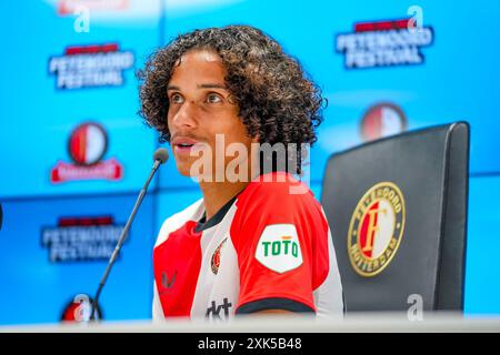 ROTTERDAM, 21-07-2024, de Kuip . Niederländischer Fußball Eredivisie , Saison 2024 - 2025. dag Feyenoord . Feyenoord-Spieler Gjivai Zechiel während der Kinder-Pressekonferenz Stockfoto