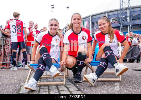 Rotterdam, Niederlande. Juli 2024. ROTTERDAM, 21-07-2024, de Kuip . Niederländischer Fußball Eredivisie, Saison 2024 - 2025. dag Feyenoord . Feyenoord Frauen Spieler Credit: Pro Shots/Alamy Live News Stockfoto