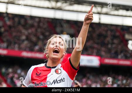 Rotterdam, Niederlande. Juli 2024. Rotterdam - Sänger beim Feyenoord Festival 2024 im Stadion Feijenoord de Kuip am 21. Juli 2024 in Rotterdam, Niederlande. Credit: Box to Box Pictures/Alamy Live News Stockfoto