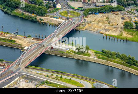 Luftbild, Duisburg-Nord, duisport Hafen, Karl-Lehr-Brücke über Fluss Ruhr, Ruhrort, Duisburg, Ruhrgebiet, Nordrhein-Westfalen, Deutschland ACHTUNGxMINDESTHONORARx60xEURO *** Luftansicht, Duisburg Nord, Duisport Hafen, Karl-Lehr-Brücke über die Ruhr, Ruhrort, Duisburg, Ruhrgebiet, Nordrhein-Westfalen, Deutschland ATTENTIONxMINDESTHONORARx60xEURO Stockfoto