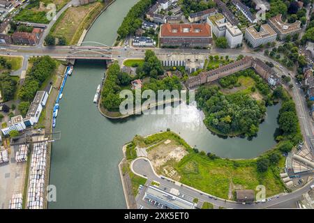 Luftbild, Duisburg-Nord, Vinckekanal mit Werfthafen und Brücke Ruhrorter Straße, Tausendfensterhaus, Gesundheitsamt und Malteserstift St. Nikolaus, Ruhrort, Duisburg, Ruhrgebiet, Nordrhein-Westfalen, Deutschland ACHTUNGxMINDESTHONORARx60xEURO *** Luftansicht, Duisburg Nord, Vinckekanal mit Werghafen und Brücke Ruhrorter Straße, Tausendfensterhaus, Gesundheitsamt und Malteserstift St Nikolaus, Ruhrort, Duisburg, Ruhrgebiet, Nordrhein-Westfalen, Deutschland ATTENTIONxMINDESTHONORARx60xEURO Stockfoto