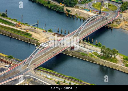 Luftbild, Duisburg-Nord, duisport Hafen, Karl-Lehr-Brücke über Fluss Ruhr, Ruhrort, Duisburg, Ruhrgebiet, Nordrhein-Westfalen, Deutschland ACHTUNGxMINDESTHONORARx60xEURO *** Luftansicht, Duisburg Nord, Duisport Hafen, Karl-Lehr-Brücke über die Ruhr, Ruhrort, Duisburg, Ruhrgebiet, Nordrhein-Westfalen, Deutschland ATTENTIONxMINDESTHONORARx60xEURO Stockfoto