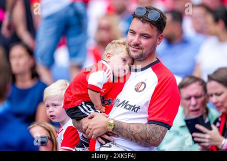 Rotterdam, Niederlande. Juli 2024. ROTTERDAM, 21-07-2024, de Kuip . Niederländischer Fußball Eredivisie, Saison 2024 - 2025. dag Feyenoord . Fans von Feyenoord Credit: Pro Shots/Alamy Live News Stockfoto