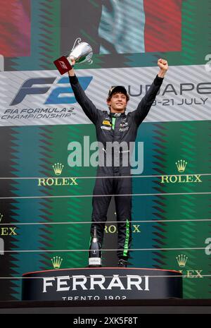 Mogyorod, Hongrie. Juli 2024. ANTONELLI Andrea Kimi (ita), Prema Racing, Dallara F2 2024, Porträt, Podium während der 9. Runde der FIA Formel-2-Meisterschaft 2024 vom 19. Bis 21. Juli 2024 auf dem Hungaroring, in Mogyorod, Ungarn - Foto DPPI Credit: DPPI Media/Alamy Live News Stockfoto