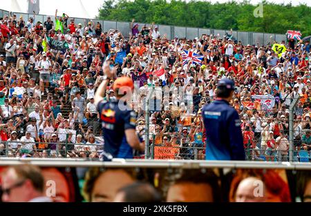 VERSTAPPEN Max (Ned), Red Bull Racing RB20, Abbildung von Menge, Foule, Fans, Fan, Zuschauer, Fahrer parade während des Formel-1-Großen Preises von Ungarn 2024, 13. Runde der Formel-1-Weltmeisterschaft 2024 vom 19. bis 21. Juli 2024 auf dem Hungaroring in Mogyorod, Ungarn Stockfoto