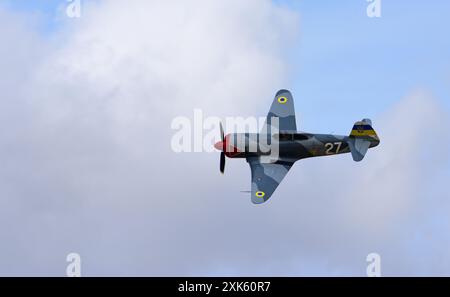 Oldtimer Yak-3, F-AZIM-Flugzeug in seinen spektakulären sowjetischen Farben. Stockfoto