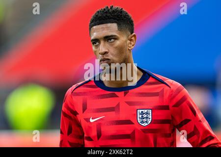 Jude Bellingham aus England war beim Endspiel der UEFA EURO 2024 zwischen Spanien und England im Olympiastadion Berlin in Berlin zu sehen. Stockfoto