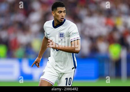 Jude Bellingham aus England war beim Endspiel der UEFA EURO 2024 zwischen Spanien und England im Olympiastadion Berlin in Berlin zu sehen. Stockfoto