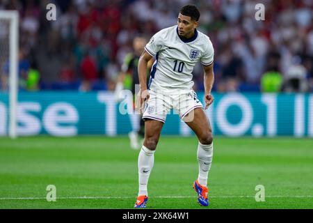 Jude Bellingham aus England war beim Endspiel der UEFA EURO 2024 zwischen Spanien und England im Olympiastadion Berlin in Berlin zu sehen. Stockfoto
