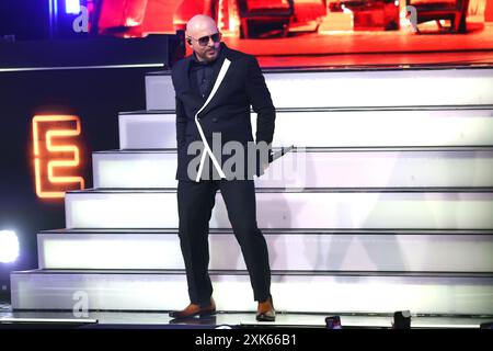 Phoenix, AZ, USA. Juli 2024. Pitbull tritt 2024 am 20. Juli 2024 beim WNBA All Star Game im Footprint Center in Phoenix, Arizona auf. Quelle: Mpi34/Media Punch/Alamy Live News Stockfoto