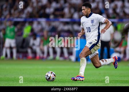 Jude Bellingham aus England war im Finale der UEFA EURO 2024 im Olympiastadion Berlin in Berlin zu sehen. Stockfoto