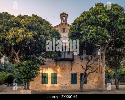 Typische Steinhäuser und Architektur in der Deutschen Kolonie in Haifa Stockfoto