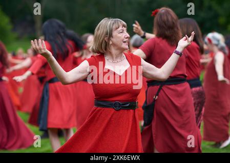 Preston, Lancashire, Großbritannien. Juli 2024. Der „Must Wuthering Heights Day Ever“ – Kate Bush Appreciation Day im Miller Park, Preston, Lancashire, Großbritannien. Quelle: Garry Cook/Alamy Live News Stockfoto