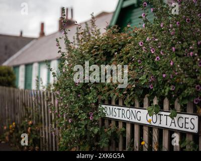 Bilder von Bamburgh, England und der ländlichen Landschaft in der Nähe des Dorfes. Stockfoto