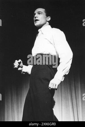 Der amerikanische Tänzer, Choreograf und Schauspieler GENE KELLY in der Broadway-Produktion von PAL JOEY 1940 Regisseur GEORGE ABBOTT Music und Lyrics von RICHARD ROGERS und LORENZ hart Roman JOHN O'HARA Foto von FRED FEHL Stockfoto